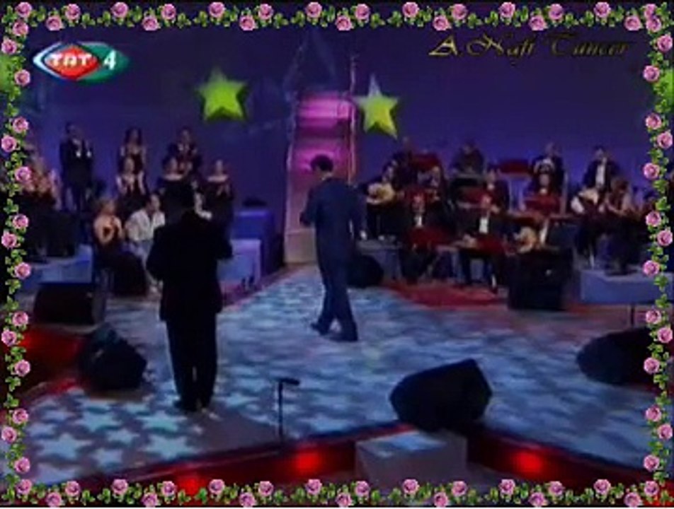 Bahadır ÖZÜŞEN *Ellerimi Tutup Yalanlar Saydın*