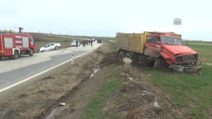 Tekirdağ'da Otomobille Kamyon Çarpıştı: 1 Ölü, 3 Yaralı