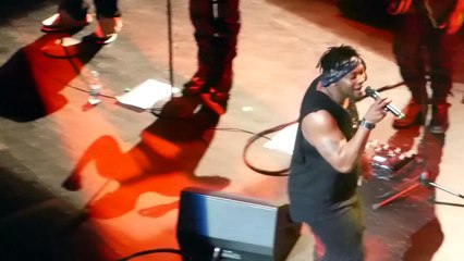 According2g.com presents "Brown Sugar" live by D'Angelo at the Apollo