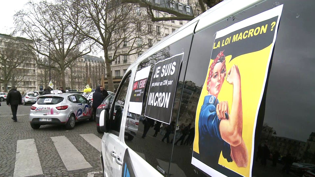 Les auto-écoles dans la rue contre la réforme du permis