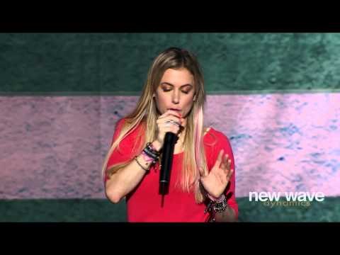 Iliza Shlesinger - Girls At The Bar (Stand up Comedy)