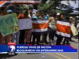 Vecinos de Nicoya bloquean ruta Interamericana en protesta por mejores carreteras