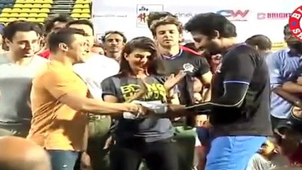 Salman Khan And Abhishek Bachchan Hugs And Patch Up.mp4