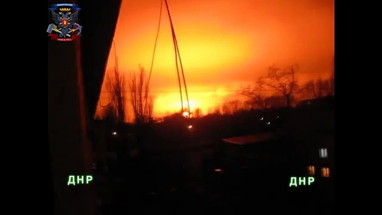 Enorme explosion d'une usine de produits chimiques à Donetsk en Ukraine