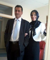 Boşanmak İsteyen Eşini Sokak Ortasında Bıçakladı