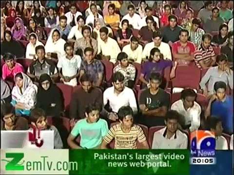 Boy Slap Sana Bucha (PMLN Employee) in Live Show - LAKIN