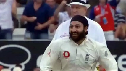 Inzimam Ul hAQ funny jump over the wickets