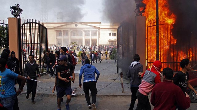 Mourners farewell victim of Egyptian clashes