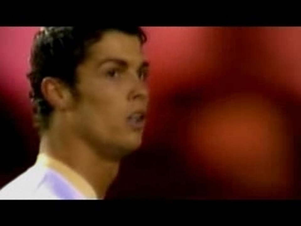 Cristiano ronaldo - playing art mq