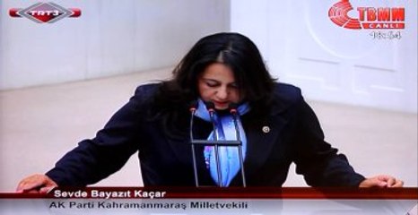 AK Parti'nin Kutlama Mesajında Başörtü Krizi