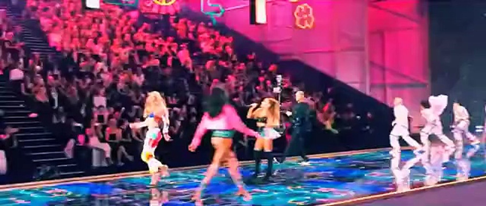 Ariana Grande 'Medley' (Victoria's Secret Fashion Show 2014)