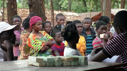 اعادة توطين نصف المقيمين في آخر مخيمات اللاجئين في تنزانيا