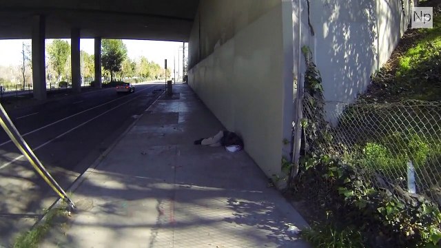 Expérience sociale se déroule mal (Pizza SDF)