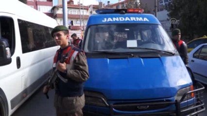 Tarlaya Attığı Uyuşturucuyu Almaya Gidince Yakalandı