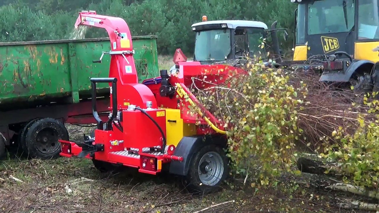 Déchiqueteuse, Broyeur de branches, Wood chipper, Holzschredder, Holzhacker, Holzhäcksler, Cippatrici, Štěpkovač Teknamotor - Skorpion