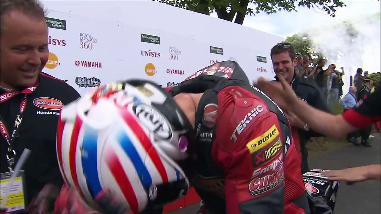 THE GREATEST SHOW ON EARTH 322kmh-200mph Street Race ISLE of MAN TT