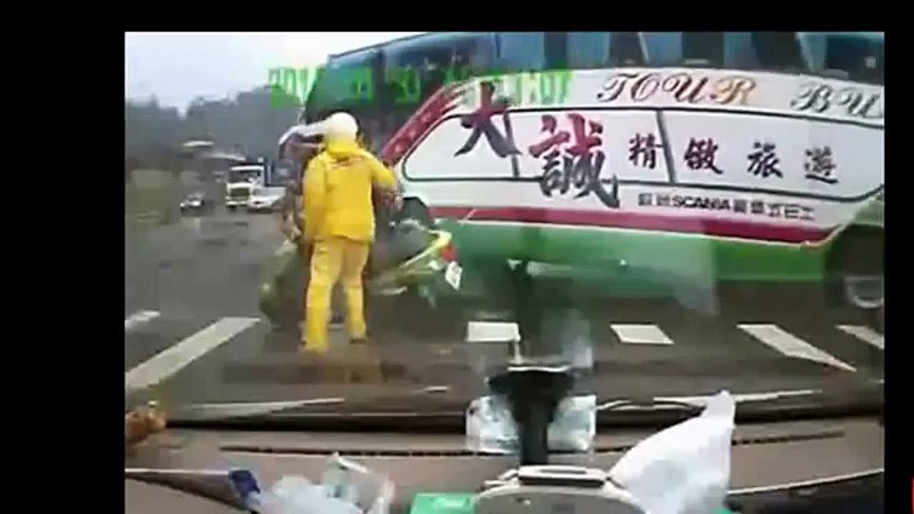 Os Onibus Mais Doidos Em Acidentes Incriveis