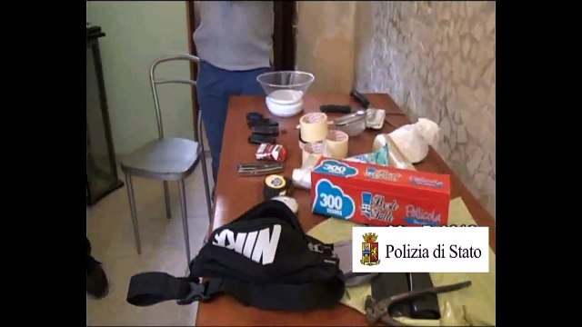 Napoli - 10 arresti per spaccio di droga a Scampia -2- (09.02.15)