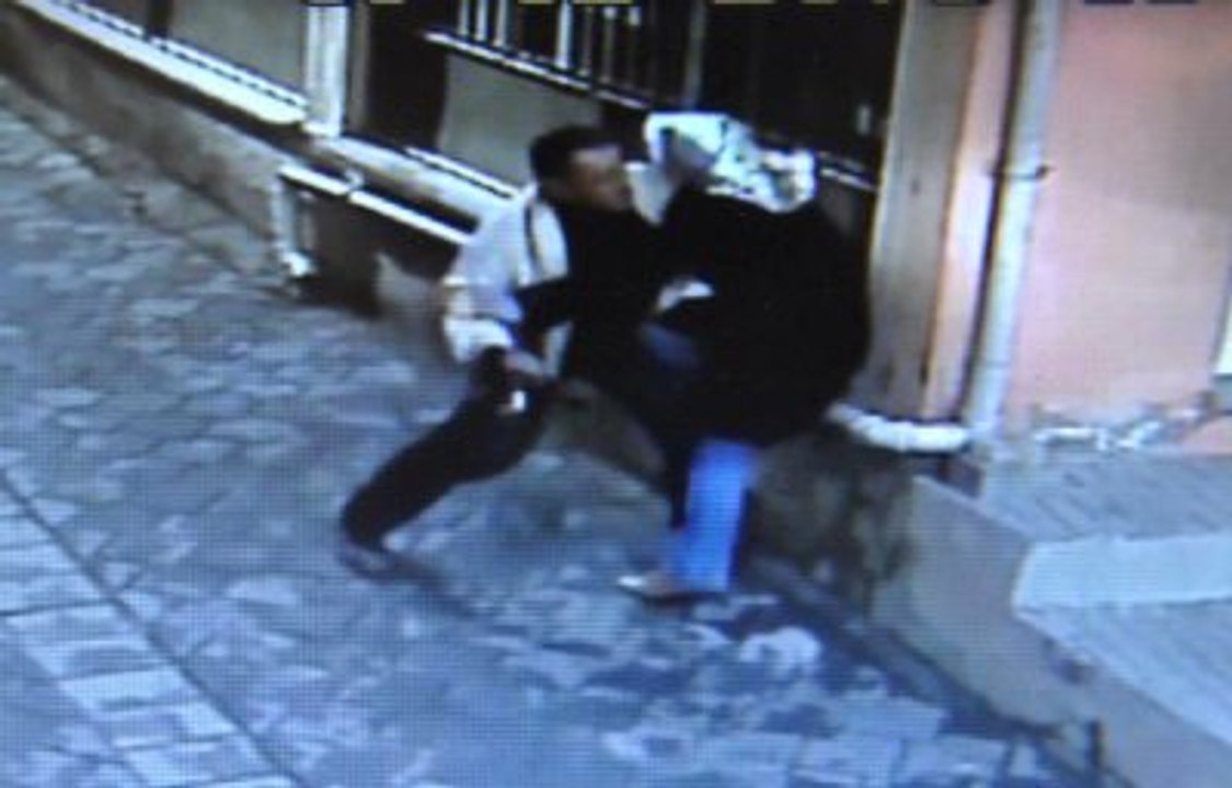 Bıçaklı Koca Dehşetini Yaşayan Kadın Hayati Tehlikeyi Atlattı