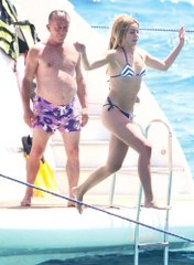 Ali Ağaoğlu, 34 Yaş Küçük Sevgilisine Geri Döndü