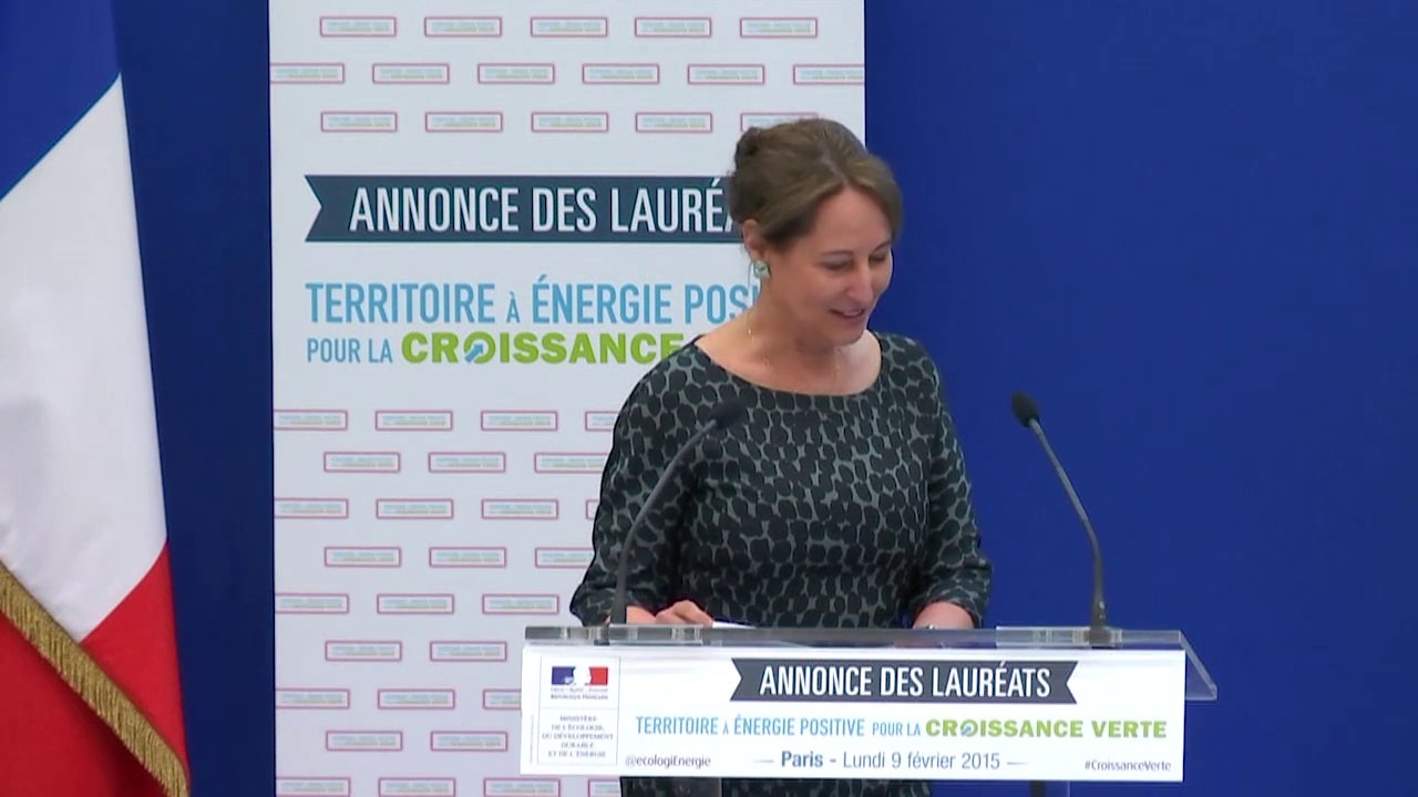 Territoires à énergie positive pour la croissance verte : @RoyalSegolene avec les lauréats. Bravo à eux !