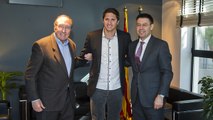 Edmílson renueva el acuerdo con la Fundación FC Barcelona