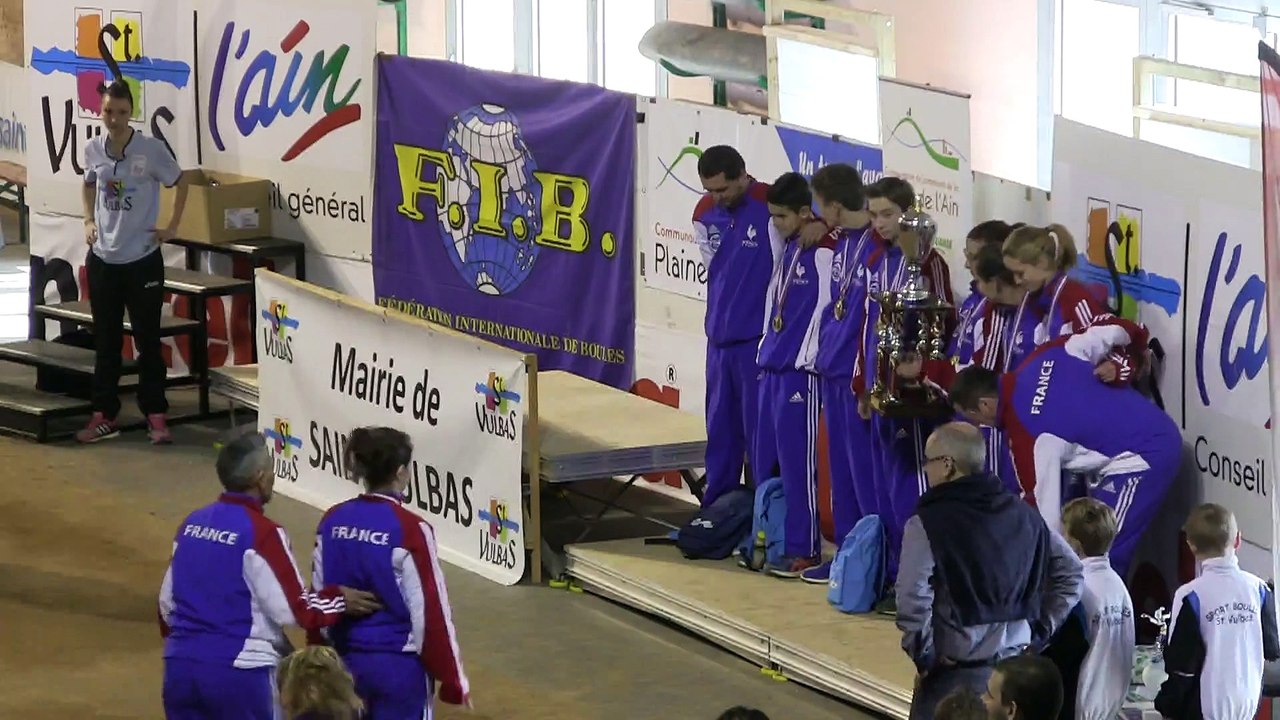 L'équipe de France entonne la Marseillaise, Tournoi International Jean Védrine, Sport Boules, Saint-Vulbas 2015