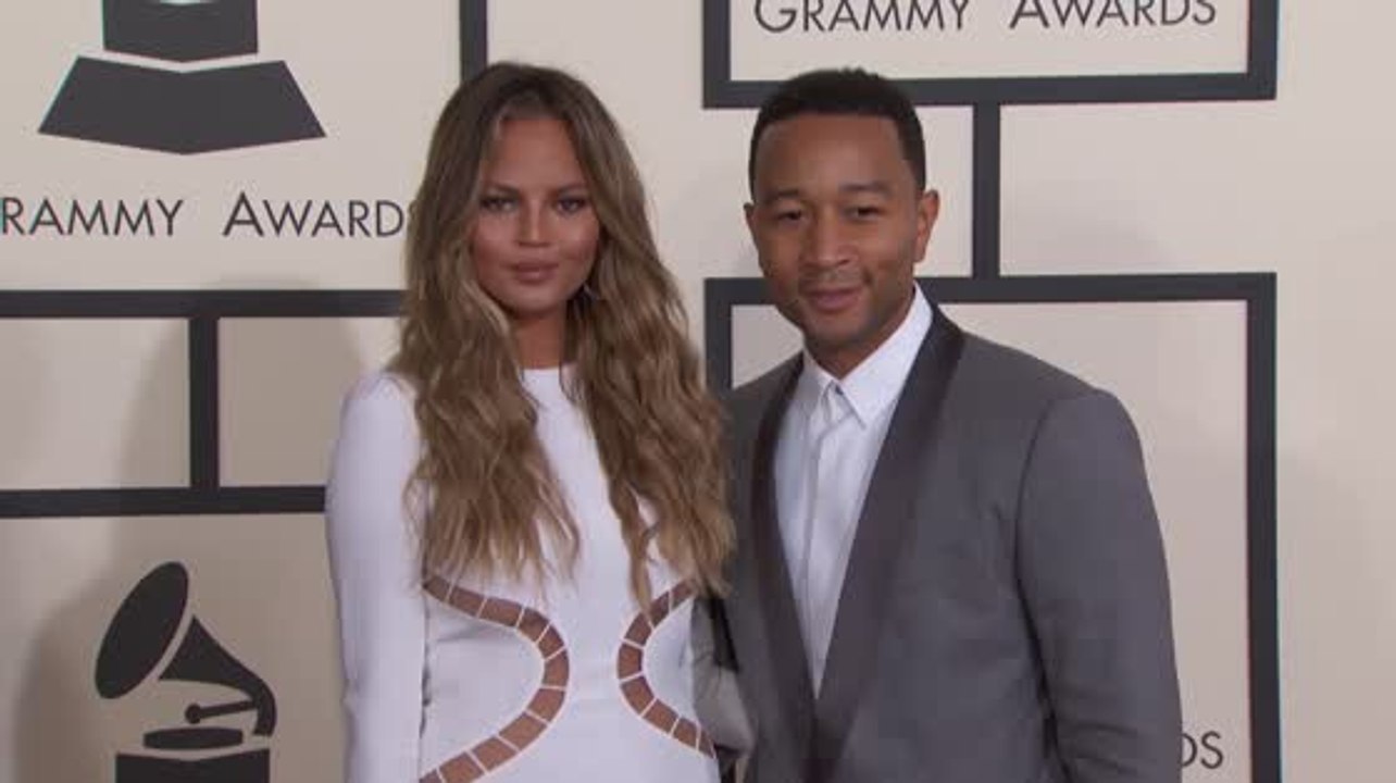 Chrissy Teigen spricht über ihre und John Legend's Liebesabenteuer