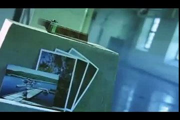 How It's Made, Developing photographs from negatives.