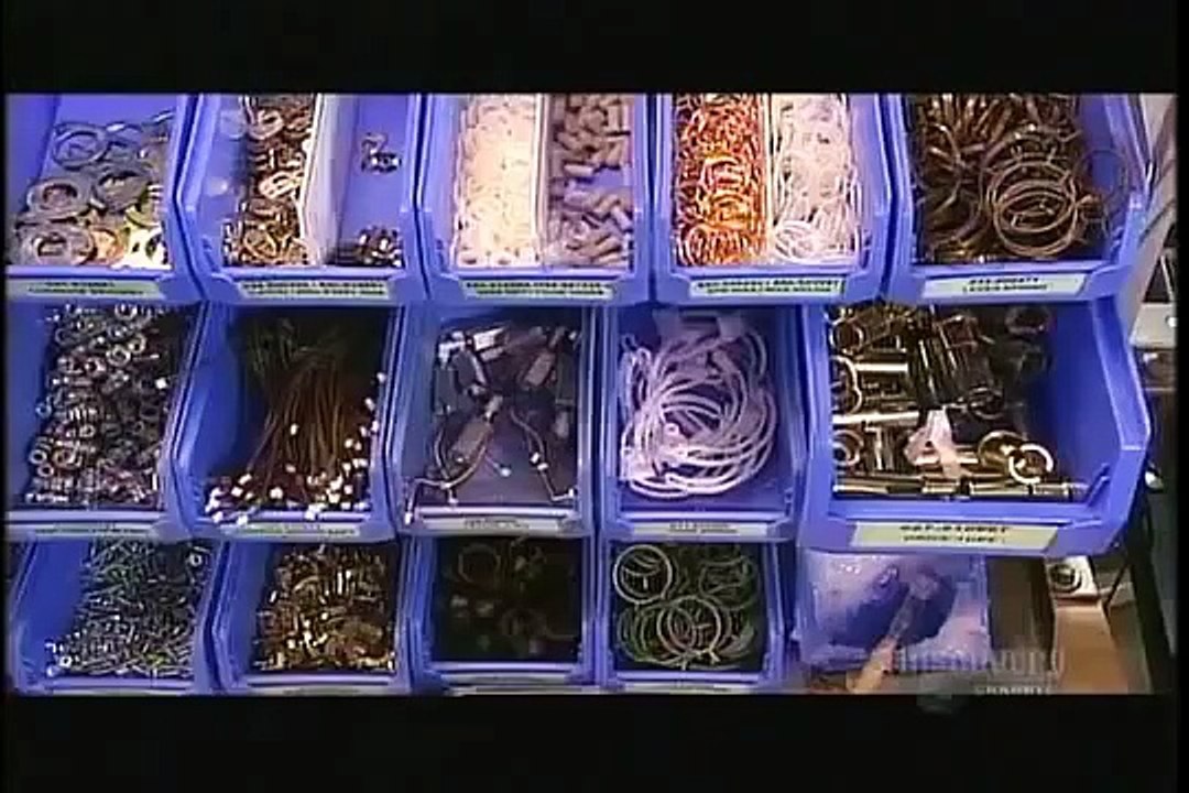How It's Made, Electronic door lock.