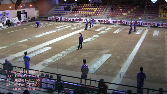 Tir insolite pour Marie Bernard en tir de précision, tournoi international Jean Védrine, Sport Boules, Saint-Vulbas 2015