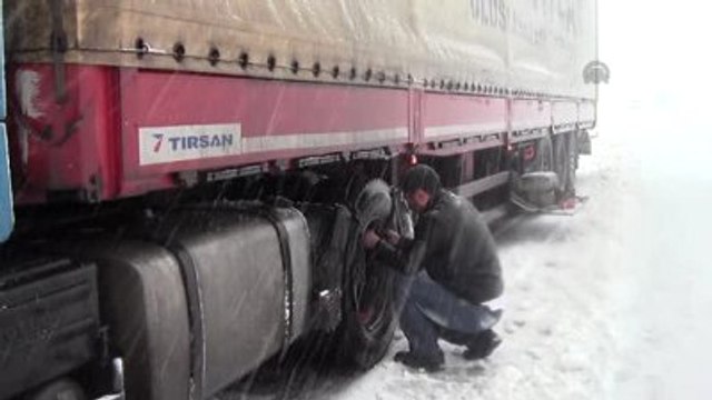 Kahramanmaraş-Kayseri Karayolunda Ulaşım Güçlükle Sağlanıyor