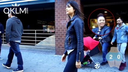 Elle cache une caméra