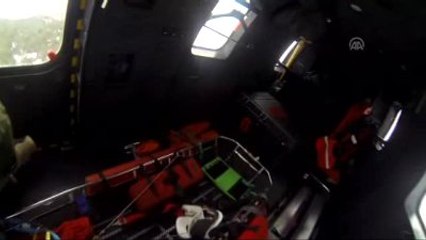 Tırmandığı Dağdan Düşen Öğretmenin Cesedinin Helikoptere Alınması