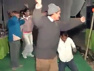 funny pakistani dance on wedding