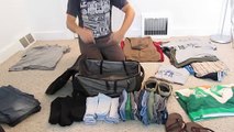 Tous ses vêtements pour un mois de vacances tiennent dans une minuscule valise !