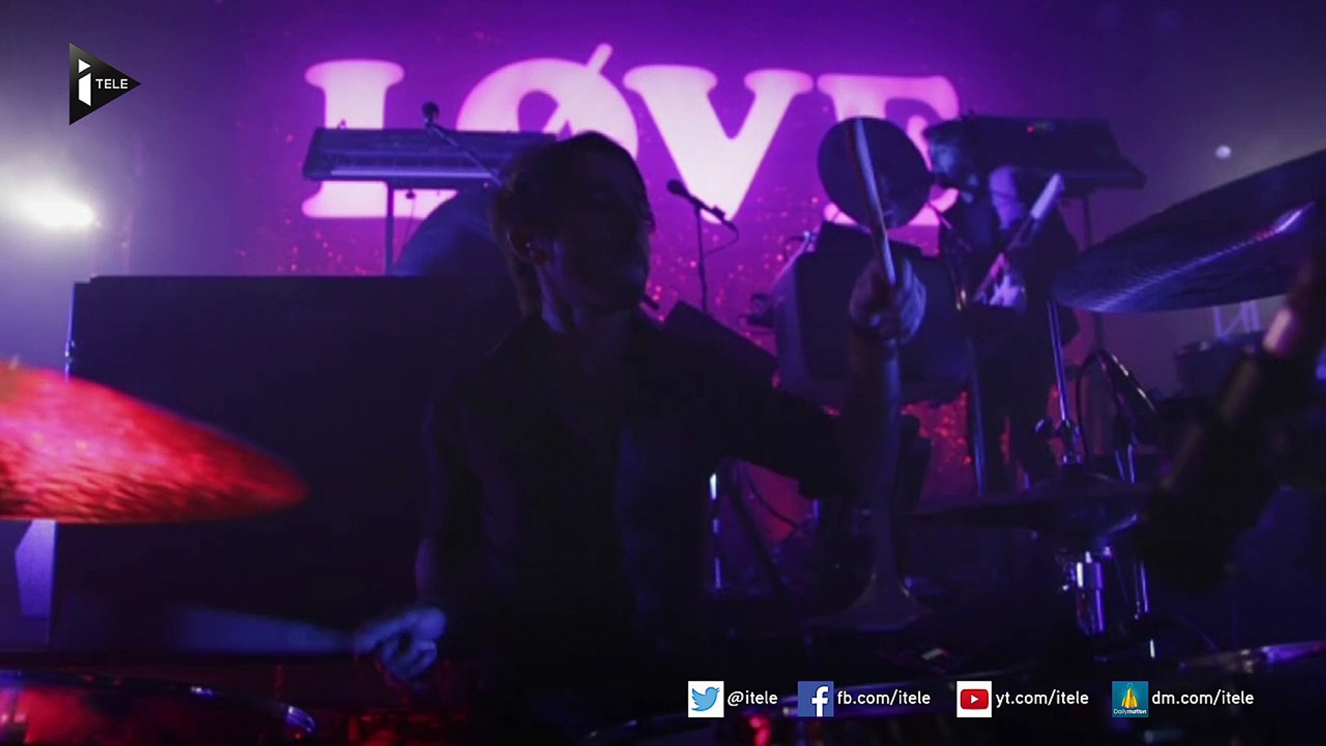 LIVE" : Julien Doré immortalise sa tournée 2014 dans un DVD - Vidéo  Dailymotion
