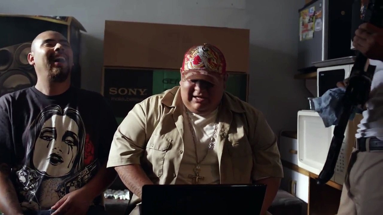 CARTEL DE SANTA SUENA MAMALONA VIDEO OFICIAL