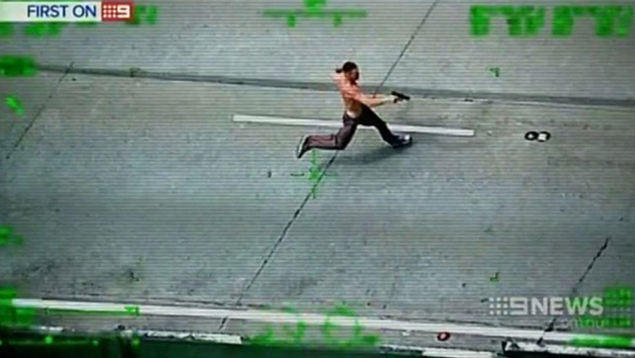 Un carjacker armé est renversé par une voiture sur l’autoroute (Australie)