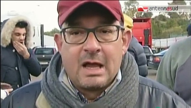 TG 10.02.15 Marcia su Taranto di 40 tir. Autotrasportatori dell'indotto contro l'Ilva