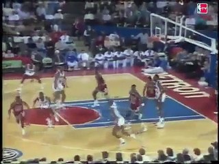 Flashback: Michael Jordan's Switch Between Hands Layup