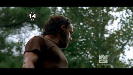 Walking dead saison 5 - extrait de l'épisode 10 "Them" avec plein de zombies