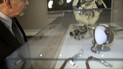 Des objets utilisés sur la Lune par Armstrong exposés à Washington