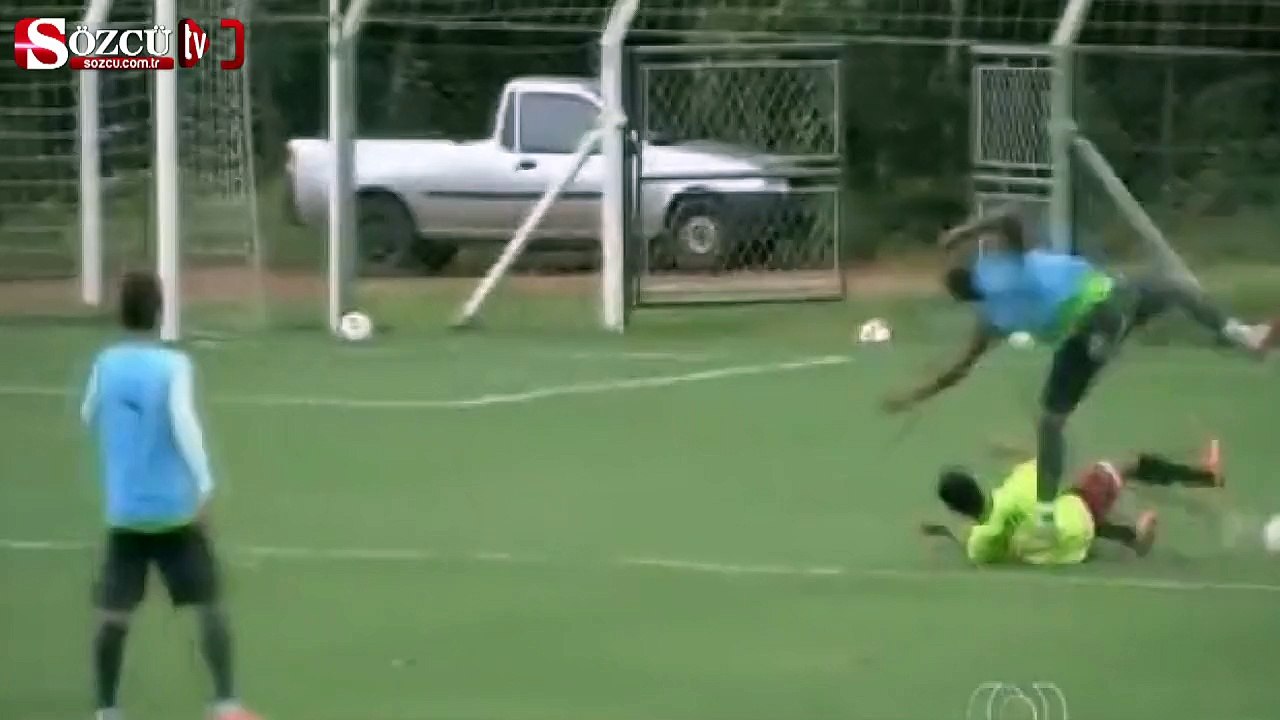 Antrenmanda yumruk yumruğa kavga