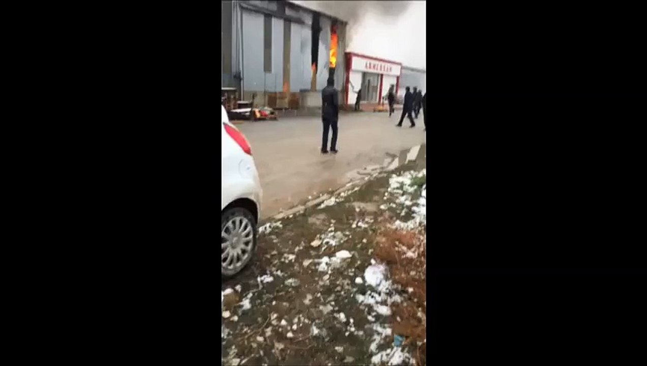 Yeni Marangozlar'da yangın
