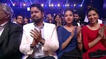 Arijit Singh live heart touching medley at Mirchi Music Awards