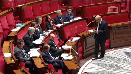Sébastien Pietrasanta interroge le ministre de l'intérieur Bernard Cazeneuve sur le renseignement pénitentiaire