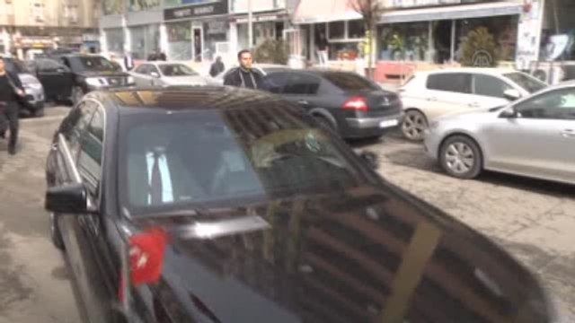 Diyarbakır Valisi Aksoy, Öğrencilere Süt Dağıttı