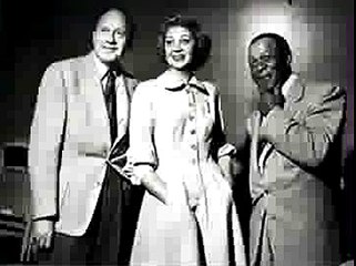 Jack Benny radio show 5_7_50 Jack Buys Suit for His Trip