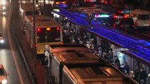 Metrobüs arızası yoğun trafiğe neden oldu